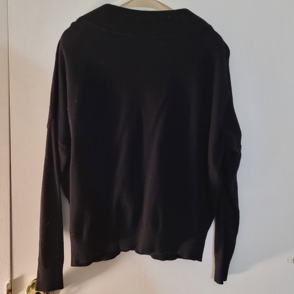 Tristan Sweater - Size Large - Picture 2 of 5